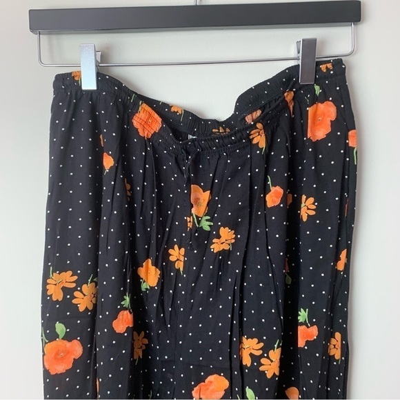 Women's Vintage Elastic Waist Black Floral Print Wide Leg Pants - Picture 2 of 7